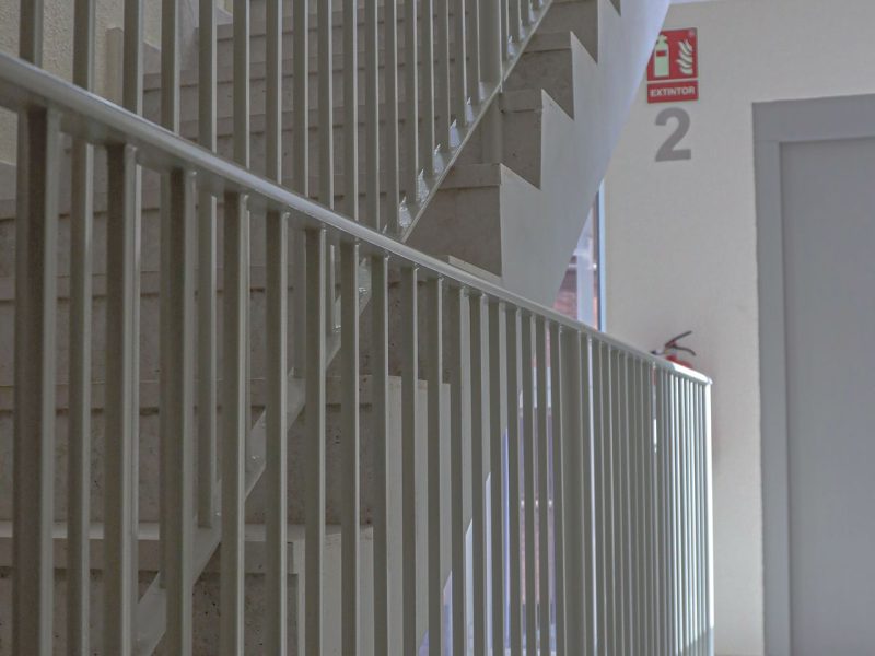 Imagen obra completada escaleras